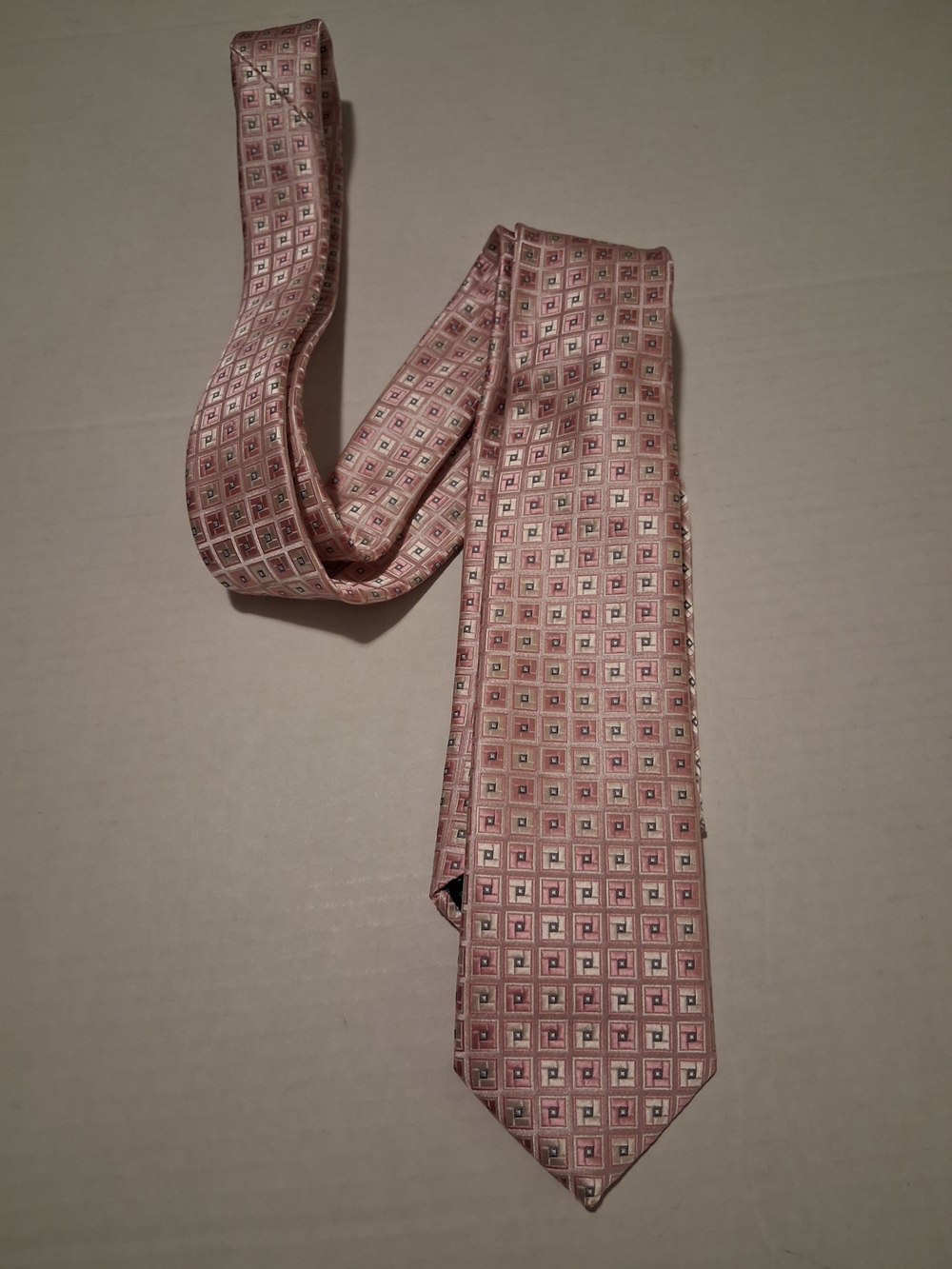 Brand Q  Men's Pink Geometric 100% Silk Tie.